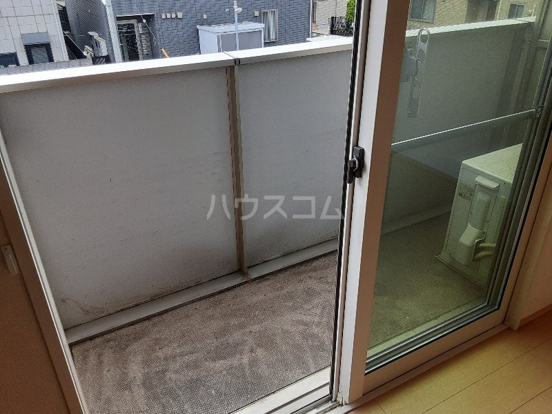 18/28 バルコニー
