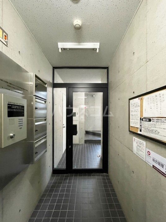 15/17 エントランス