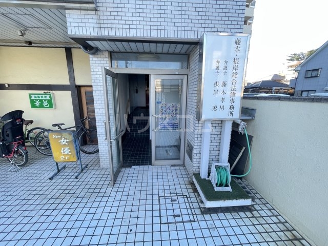 22/30 エントランス