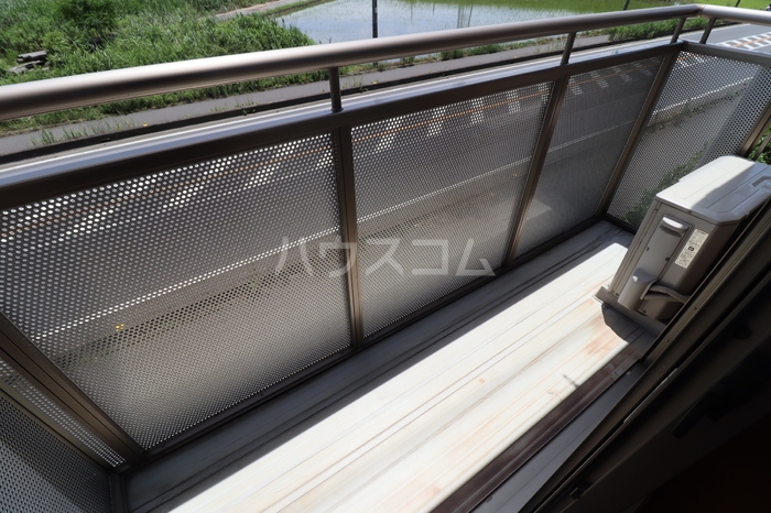 18/27 バルコニー