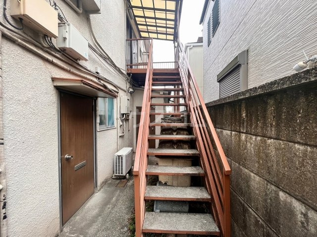 15/23 エントランス