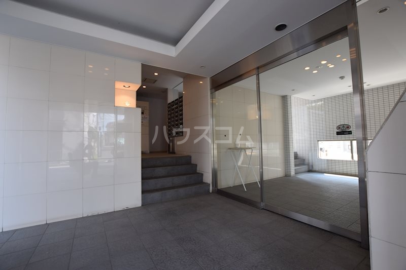 18/25 エントランス