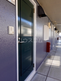 18/28 エントランス