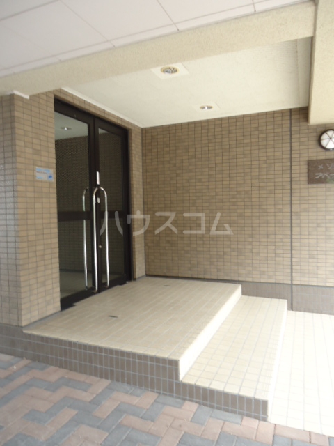22/29 エントランス