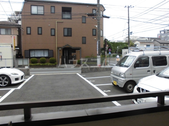 22/26 駐車場