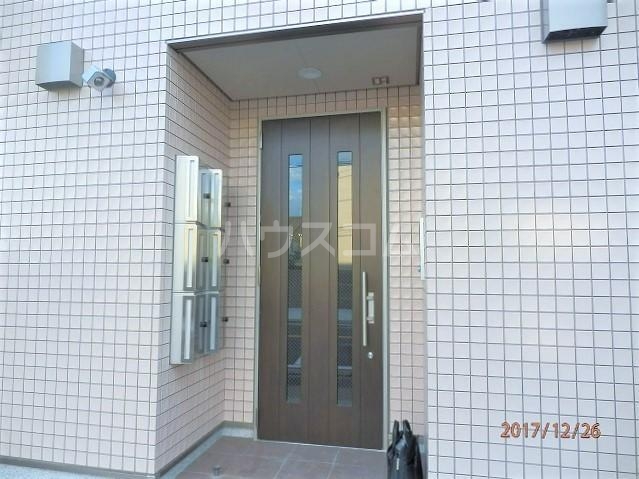 19/27 エントランス