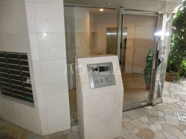 20/27 エントランス