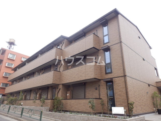 27/30 エントランス