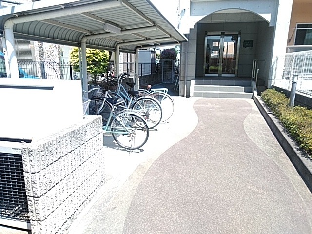 20/30 エントランス