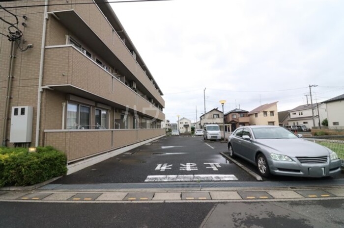 28/30 駐車場