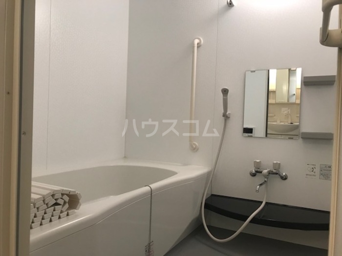 13/30 浴室