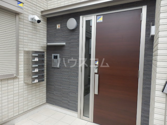 16/17 エントランス