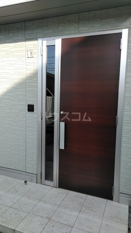 22/28 エントランス