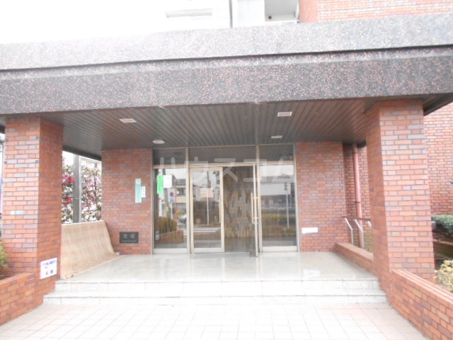 2/4 エントランス