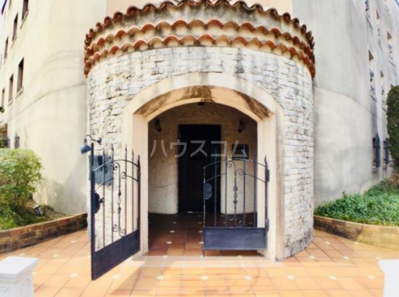 24/30 エントランス