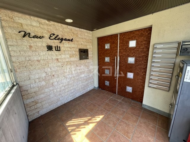 25/30 エントランス