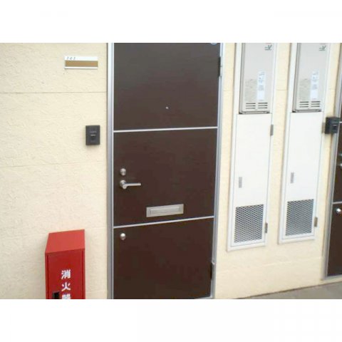 22/28 エントランス