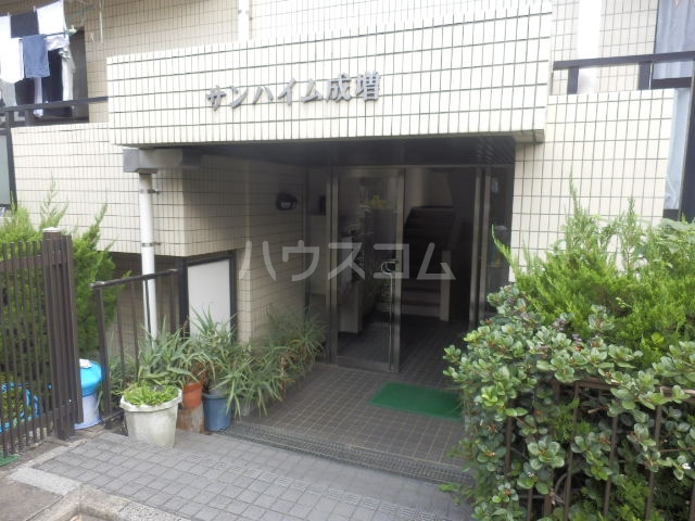 28/30 エントランス