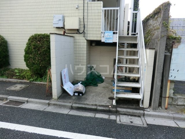 29/30 エントランス