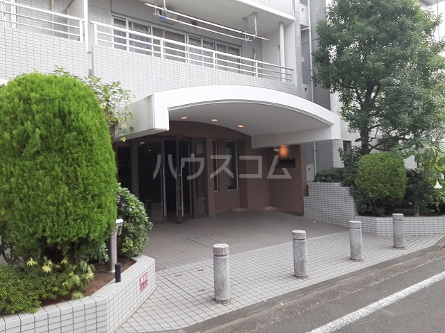 28/30 エントランス