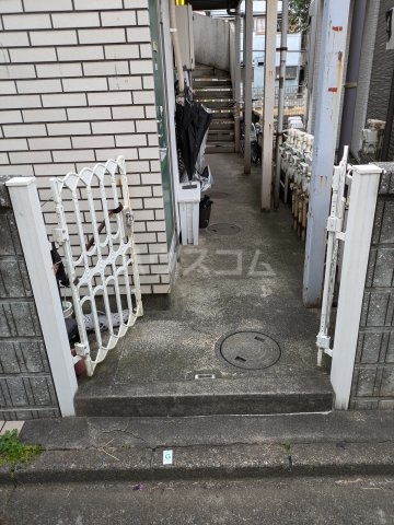 18/28 エントランス