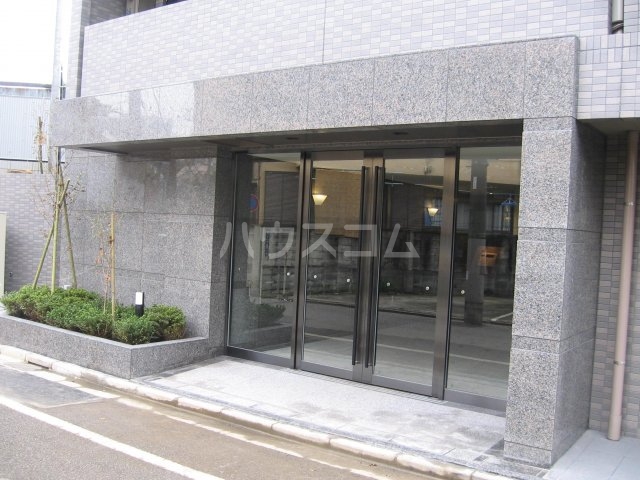 17/18 エントランス