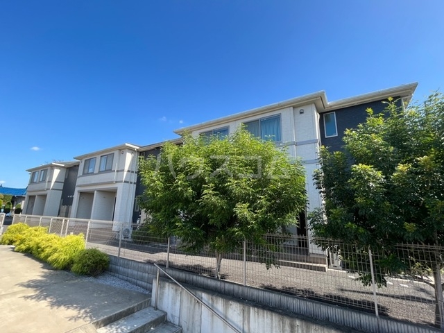 2/4 エントランス