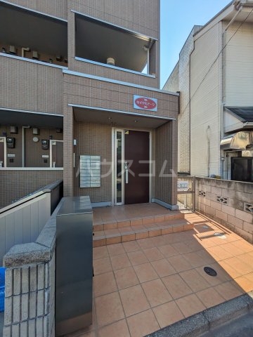 2/4 エントランス