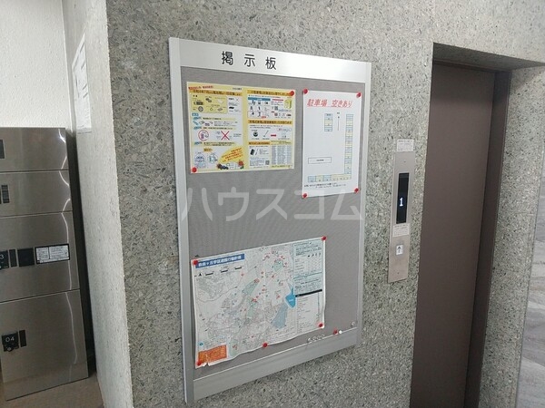 20/27 エントランス