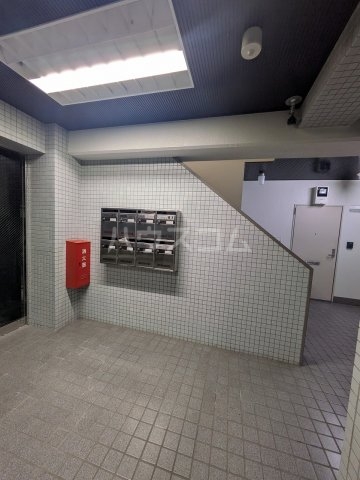 19/20 エントランス