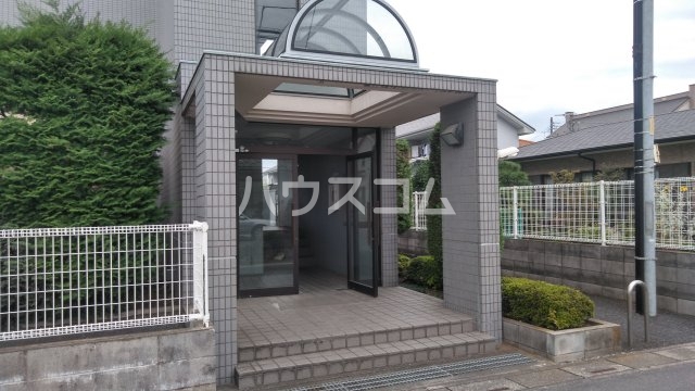 28/30 エントランス