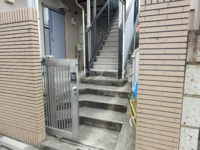 2/3 エントランス