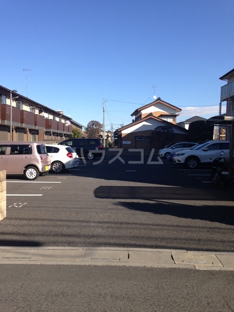 23/27 駐車場