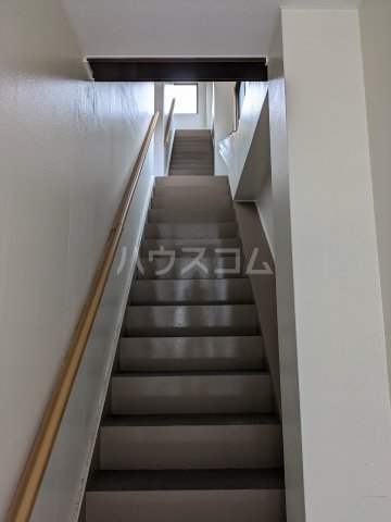 23/24 エントランス