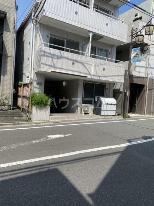 14/23 エントランス