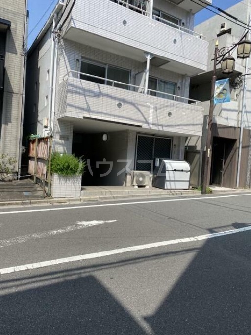 14/23 エントランス