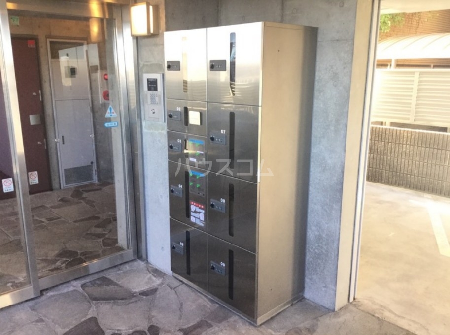 2/4 エントランス