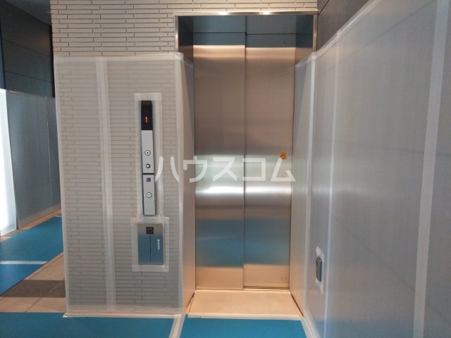 20/30 エントランス