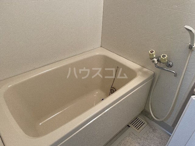13/30 浴室