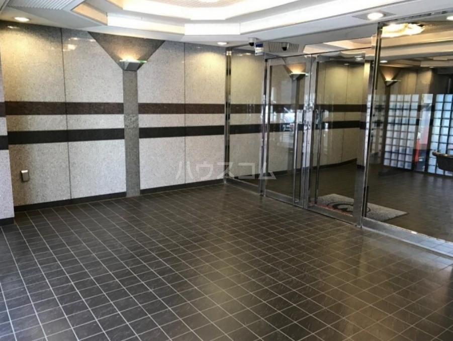 19/29 エントランス