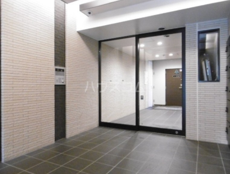 14/20 エントランス