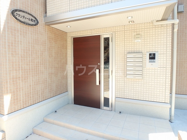 23/23 エントランス