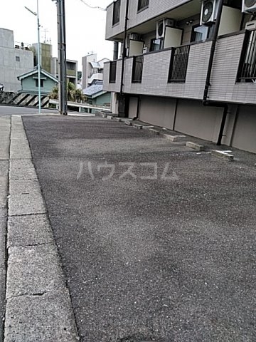 28/30 駐車場