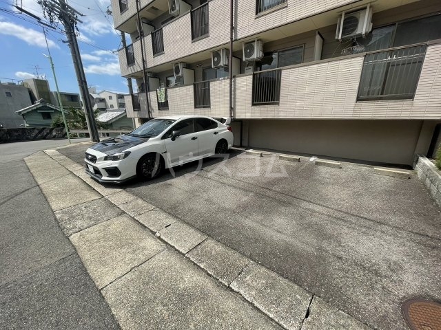 25/30 駐車場