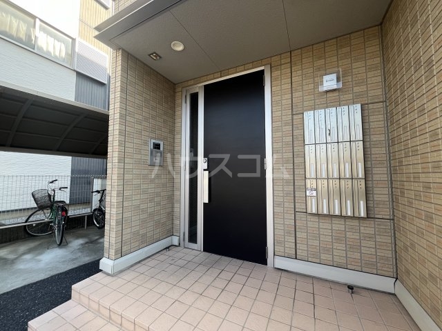 26/30 エントランス