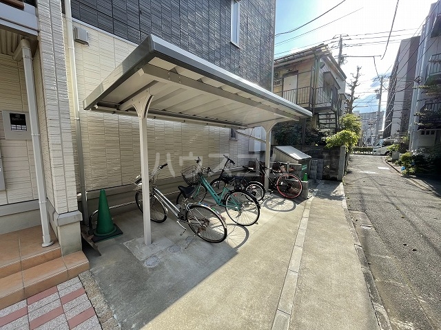 21/26 エントランス