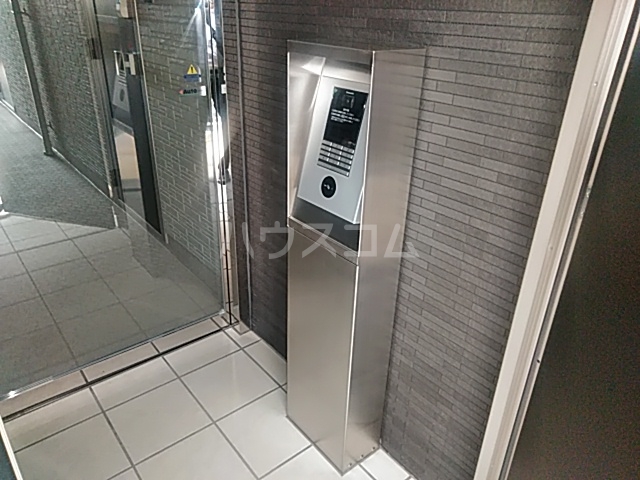 28/29 エントランス