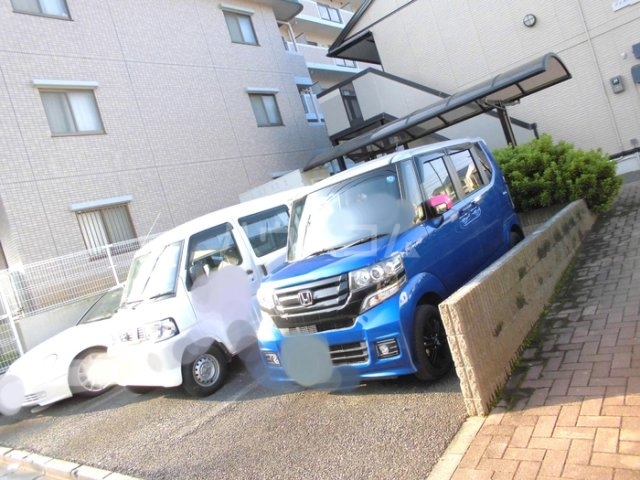 18/19 駐車場