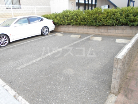 25/27 駐車場