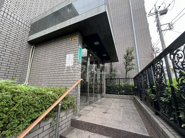 21/29 エントランス